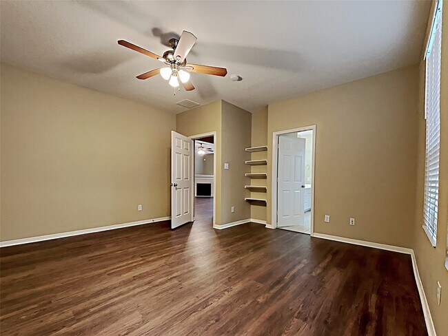 Foto del edificio - 2311 Stiller Ridge Way