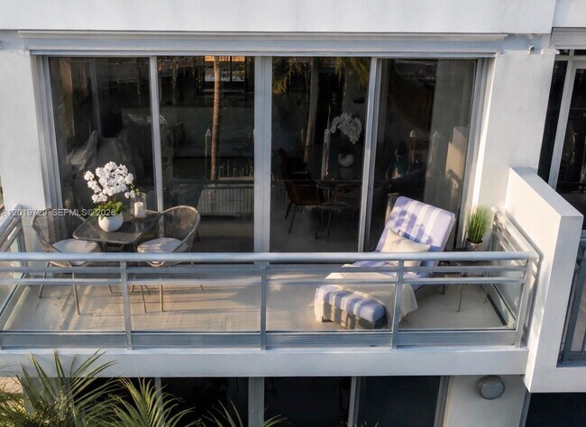 Foto del edificio - 2950 NE 188th St