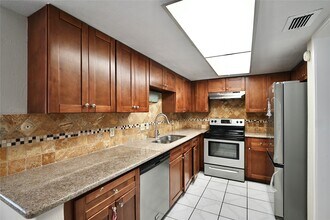 Building Photo - 8314 La Roche Ln