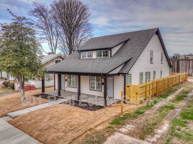 Building Photo - 992 Faxon Ave