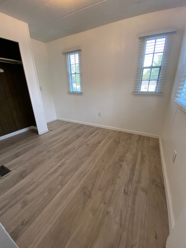 Foto del edificio - 5748 Park Rd