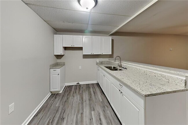 Building Photo - 603 Brolley Ct