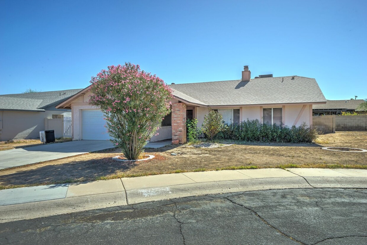 Foto principal - AVAILABLE NOW - REMODELED IN TEMPE!!!