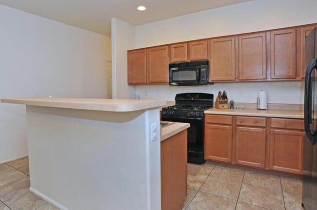 Building Photo - 11822 W Farmall Dr