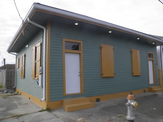 Building Photo - 1700 Frenchmen St