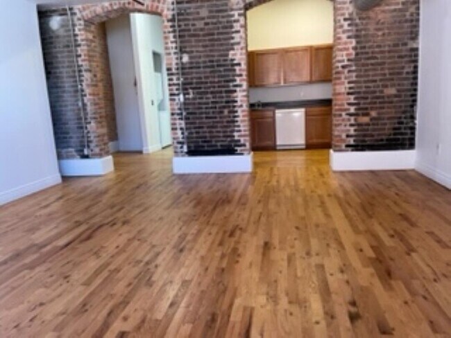 Foto del edificio - 208 W Michigan Ave