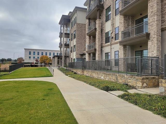 Foto del edificio - 2700 Old Denton Rd