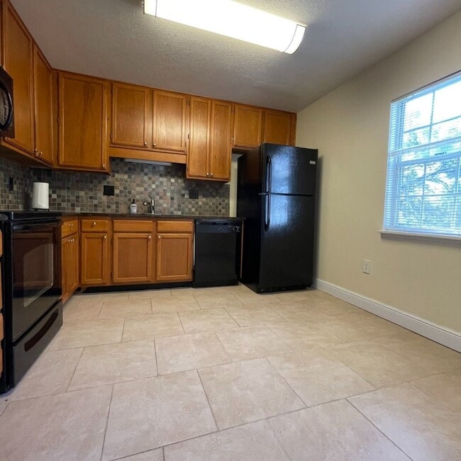 Building Photo - 2B/2.5 Condo in Longwood - Wood floors, great views, large balcony