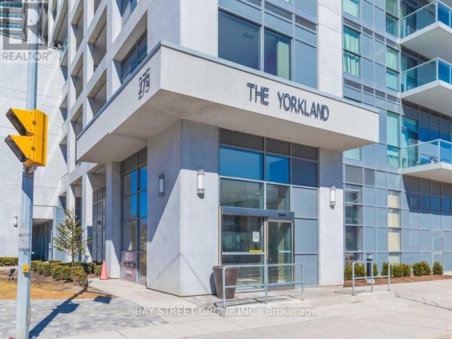 Photo du bâtiment - 275-3275 Yorkland Rd