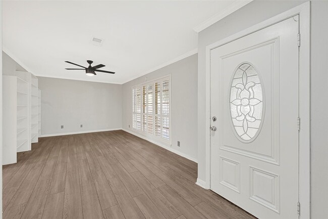 Building Photo - 122 Gruss Dr