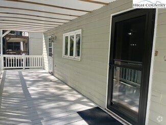 Building Photo - 167 Pine Village