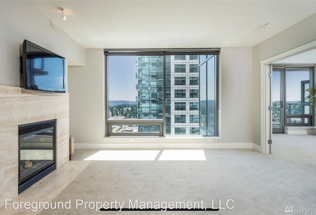 Building Photo - 2 br, 2 bath House - 650 Bellevue Way NE U...