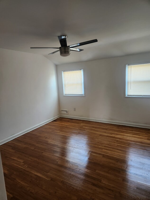 Foto principal - 7906 Wallace Rd