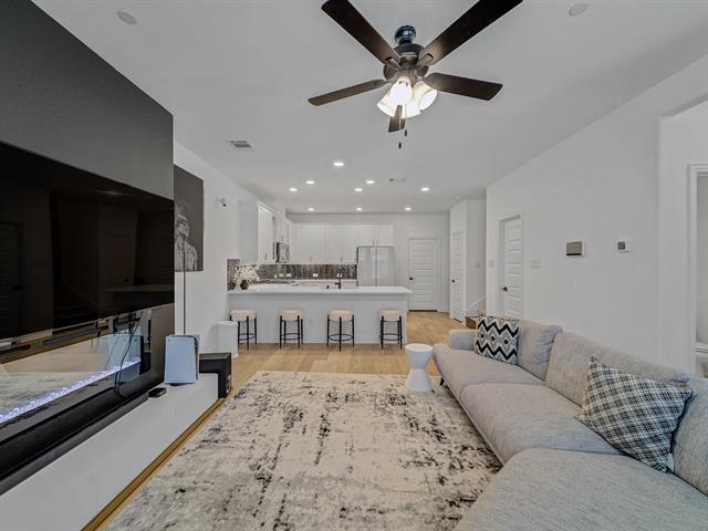 Foto del edificio - 3512 Kingsland Dr