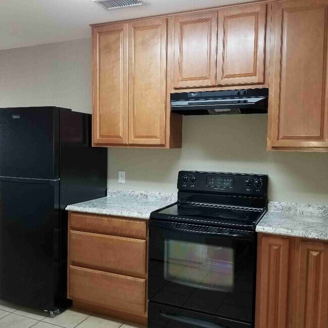 Building Photo - 5009 Blue Haven Dr