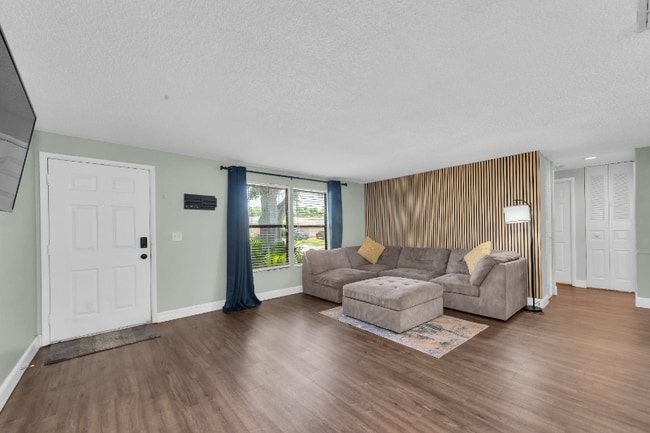 Building Photo - 502 Timber Bay Cir E