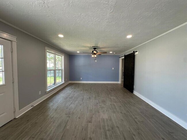 Foto del edificio - 108 N Dixie St