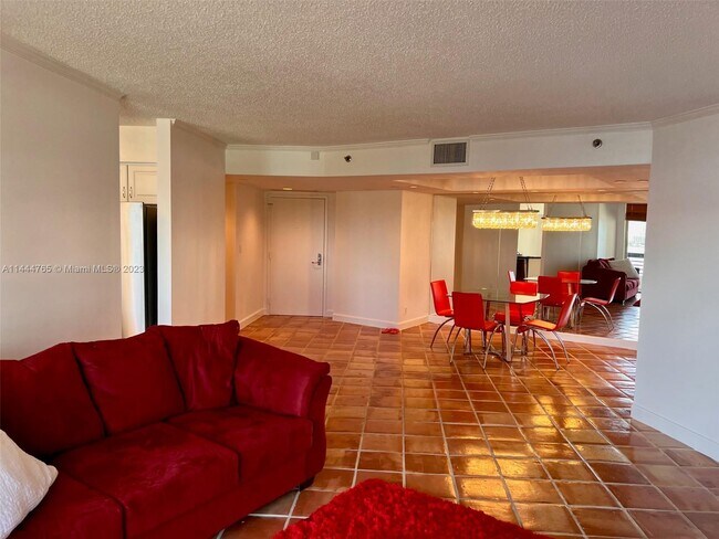 Foto del edificio - 3600 Mystic Pointe Dr