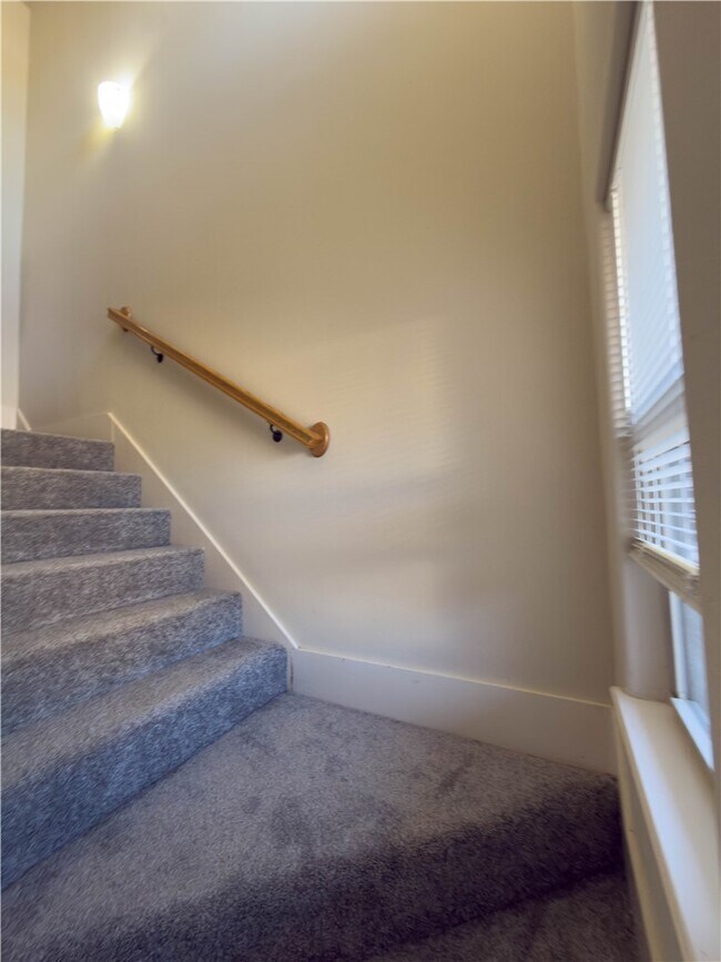 Foto del edificio - 902 Oakwood Ln