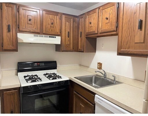 Building Photo - 9 Kenmar Dr