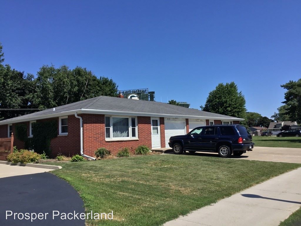 Primary Photo - 2056 S Oneida St