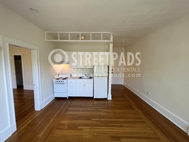 1 bedroom in Brookline MA 02446 - 1 bedroom in Brookline MA 02446 Apartment