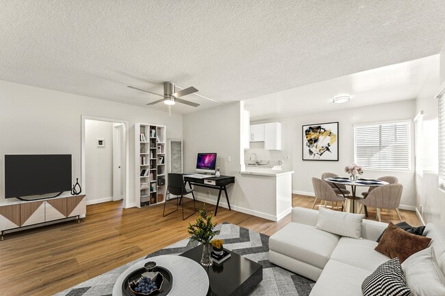 Building Photo - 1339 W 109th St