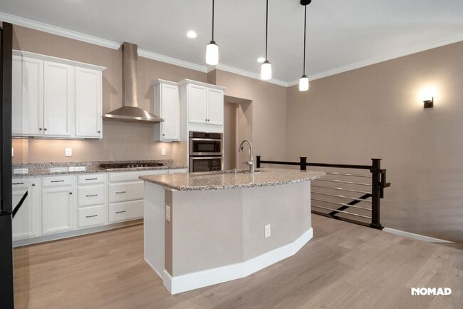 Foto del edificio - Spacious 5-Bedroom Home in Aurora – Prime ...