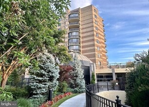 Building Photo - 8380 Greensboro Dr