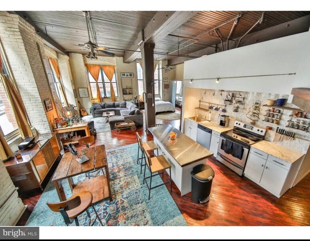 Primary Photo - 429 N 13th St
