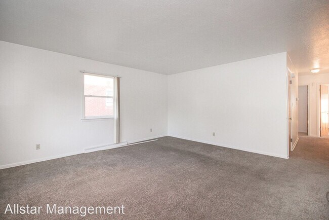 Building Photo - 3 br, 1 bath House - 1085 Copley Rd