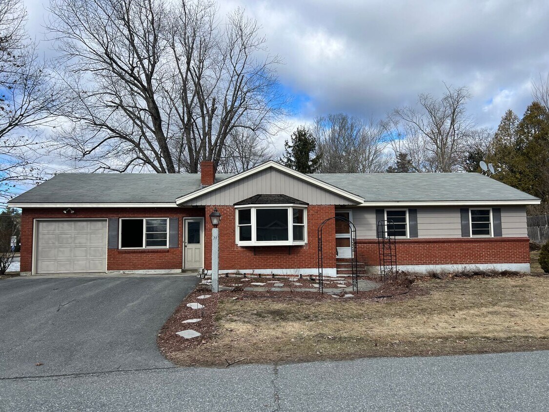 21 Devin St, Hartford, VT 05001 House Rental in Hartford, VT