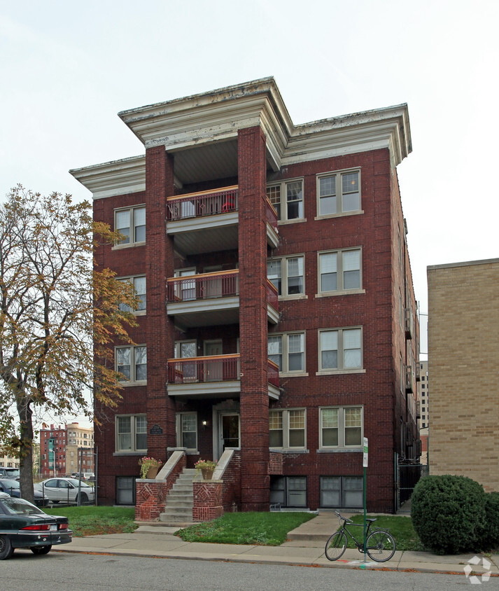 Primary Photo - Cass Park Apartments