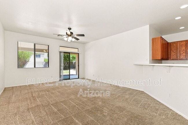 Building Photo - 1136 E Nickleback St
