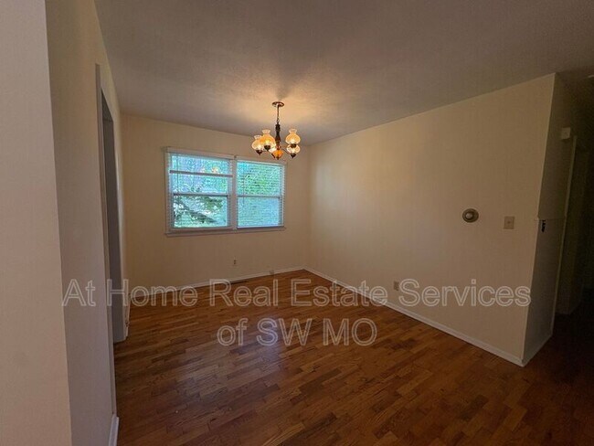 Building Photo - 2218 S Prospect Ct