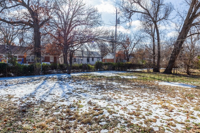 Foto del edificio - 628 S Mission Rd