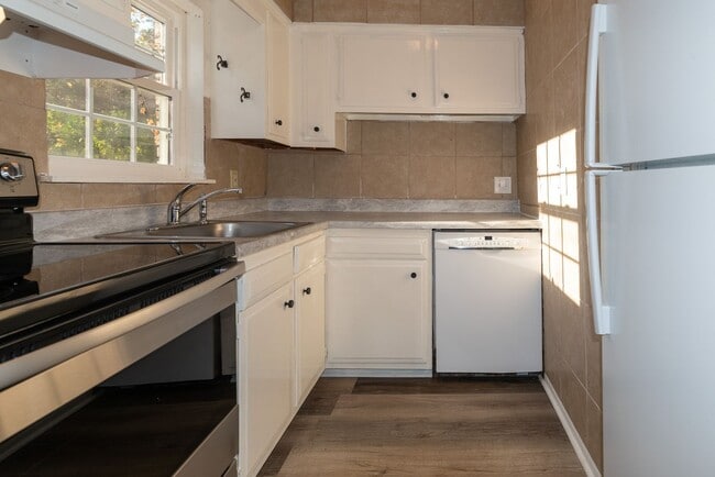 Building Photo - 2906 Brinkey Way