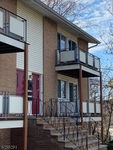 Building Photo - 156 US-46