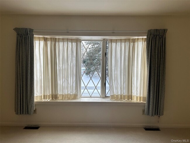 Building Photo - 2 Scism Cir