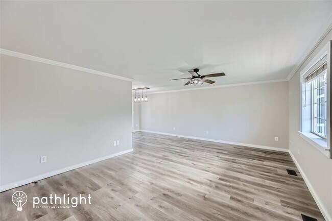 Foto del edificio - 19203 Crown Ridge Boulevard