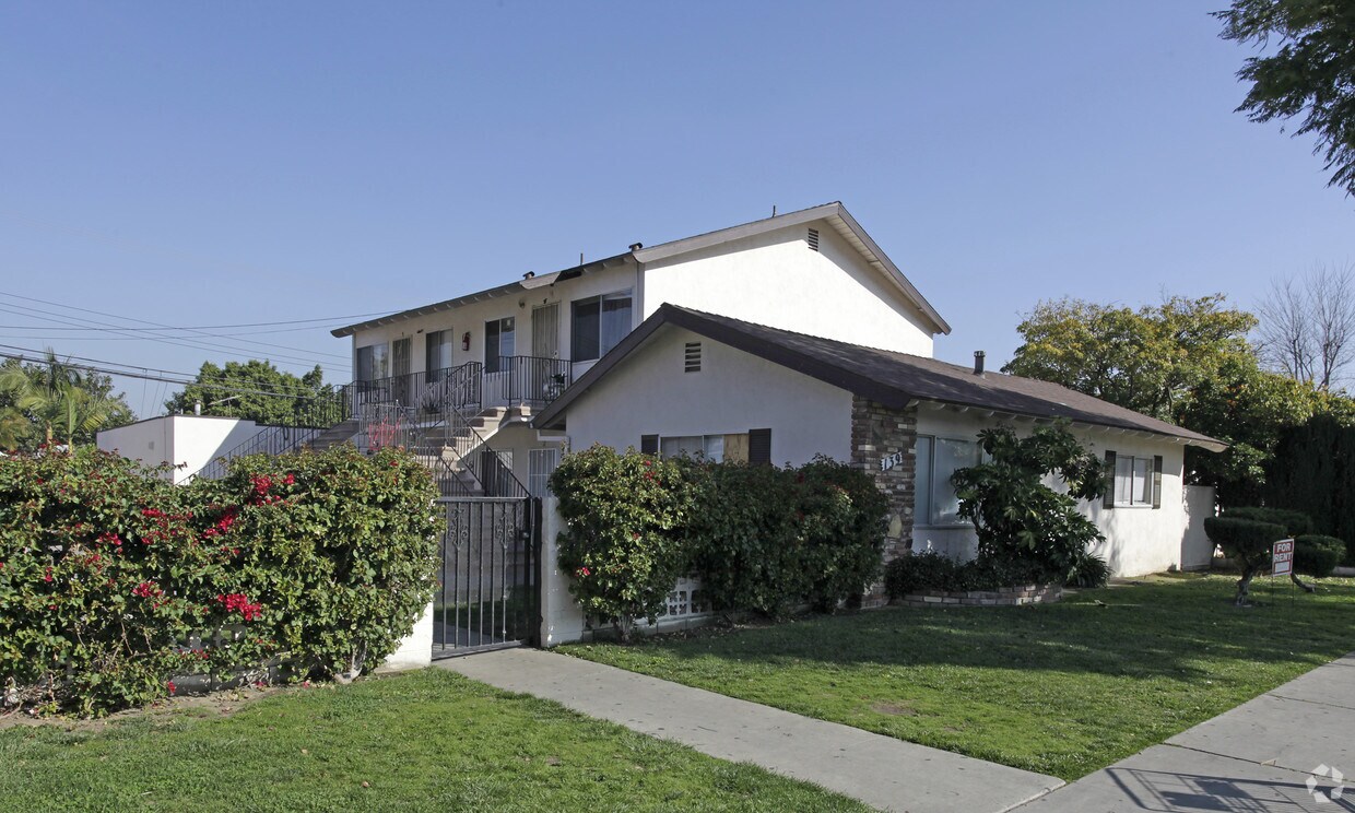 139 W Southgate Ave, Fullerton, CA 92832 Apartments in Fullerton, CA
