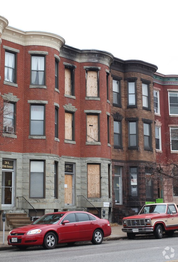Building Photo - 30 E 25th St