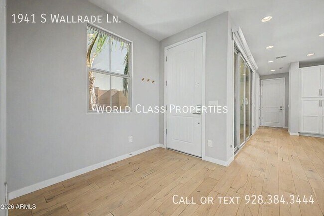 Building Photo - 1941 S Wallrade Ln