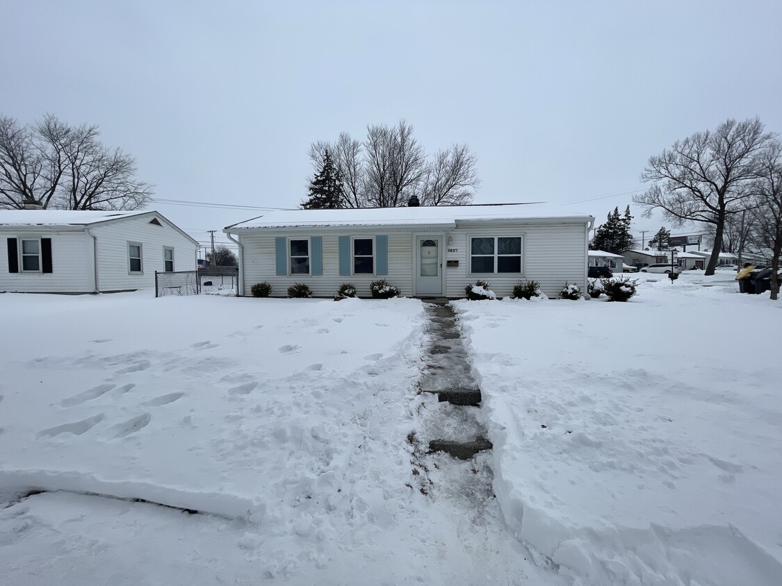 Primary Photo - 4827 S Camden Dr