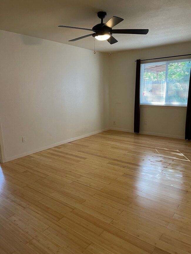 Building Photo - 3837 Cologne Ln