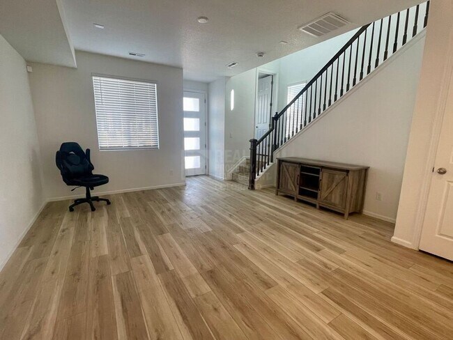 Building Photo - 5066 Deviation Pt