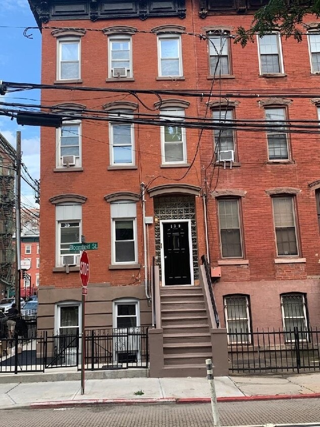 Photo - 139 Bloomfield St (Hoboken, NJ)