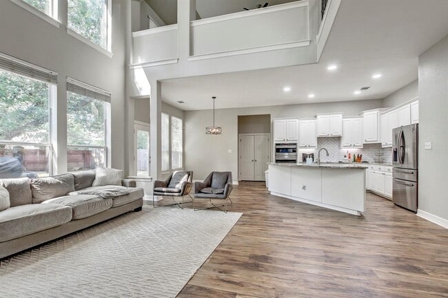 Building Photo - 140 Fairwood Dr