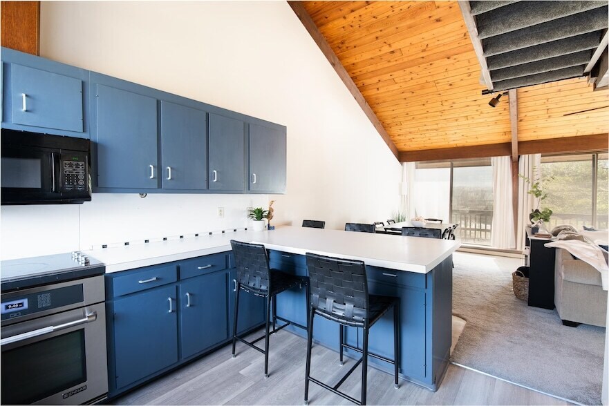 Foto principal - 59-30 Murray Hill Heights Dr