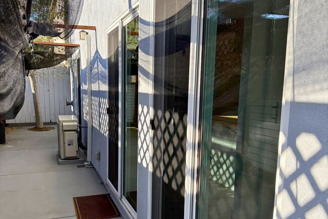 Building Photo - Pequito DUPLEX
